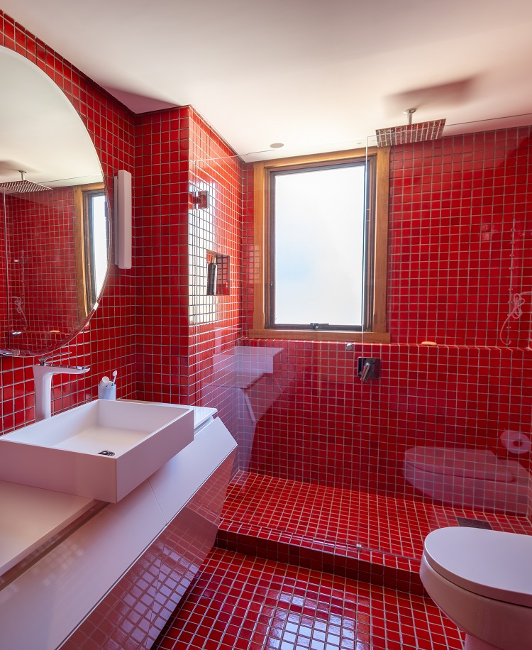 Banheiro vermelho