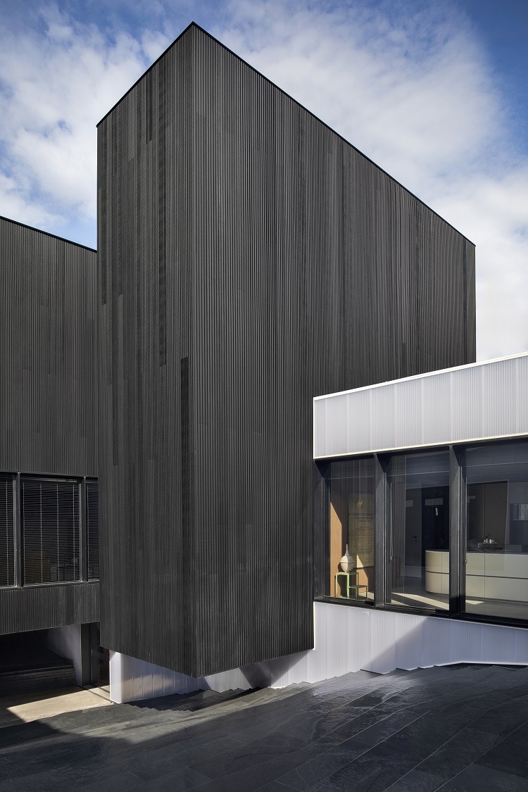 A escadaria proposta pelo arquiteto tornou-se no elemento marcante do interior do espaço