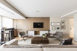 Living de apartamento projetado por Marcelo Polido e Ana Hnszel