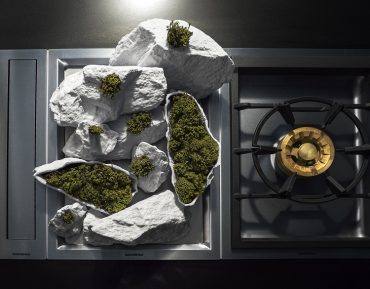 Arte na cozinha: obras de cerâmica e vidro dentro dos equipamentos da Gaggenau