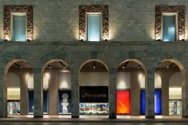 Vista da loja Rinascente situada na Galleria Vittorio Emanuele II