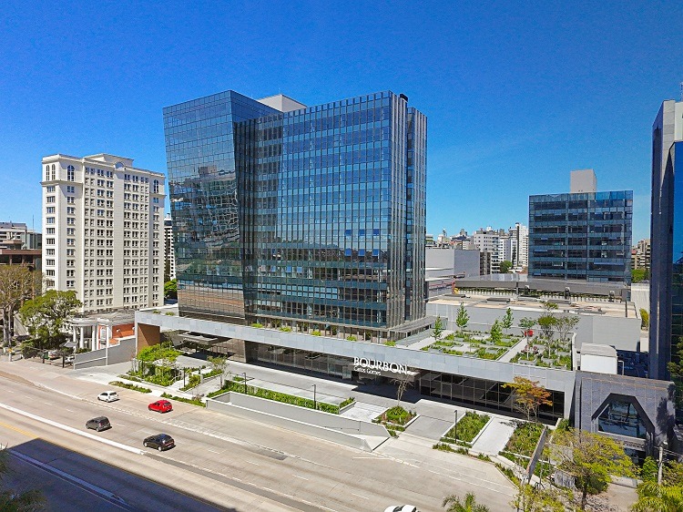 Entrada do Bourbon Carlos Gomes pela Avenida. Arquitetura PGBA (Fotos Divulgação)