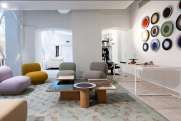 Na Clerkenwell Design Week 2026, a Moroso Londres apresenta Play With Fire, instalação de Zanellato/Bortotto que também assinam as coleções de mobiliário Mangiafuoco e Clay (Fotos Divulgação)